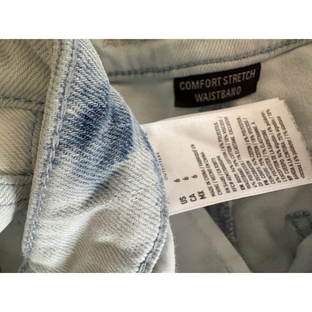 American Eagle Highest Rise Mom Shorts Blue Tie Dye Distressed Denim Size 6 - Picture 7 of 7